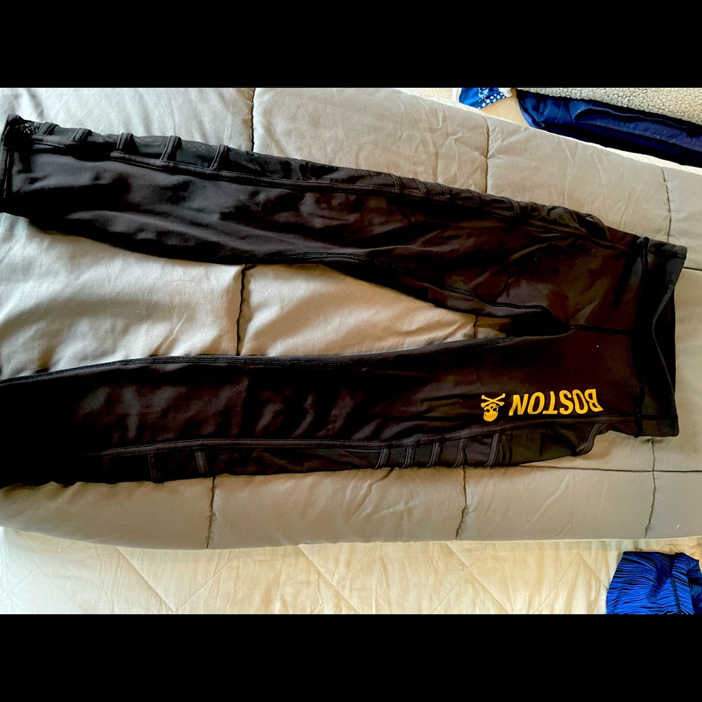 Lululemon x SoulCycle black leggings (full length) with mesh side panels - sz 4